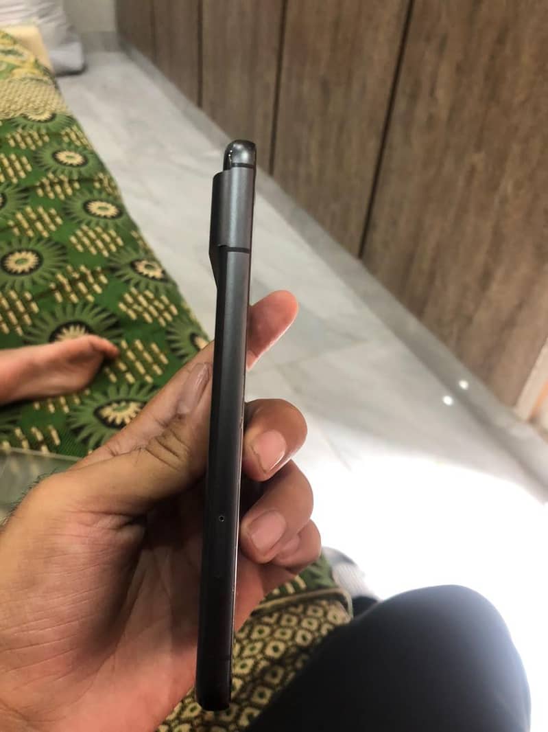 Google Pixel 8 4