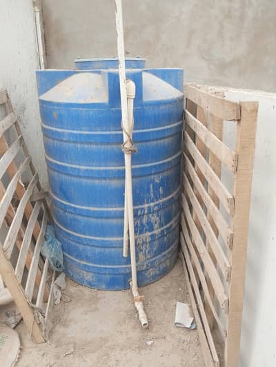 Used Plastic Water Tank 150-200 Gallon for Sale.