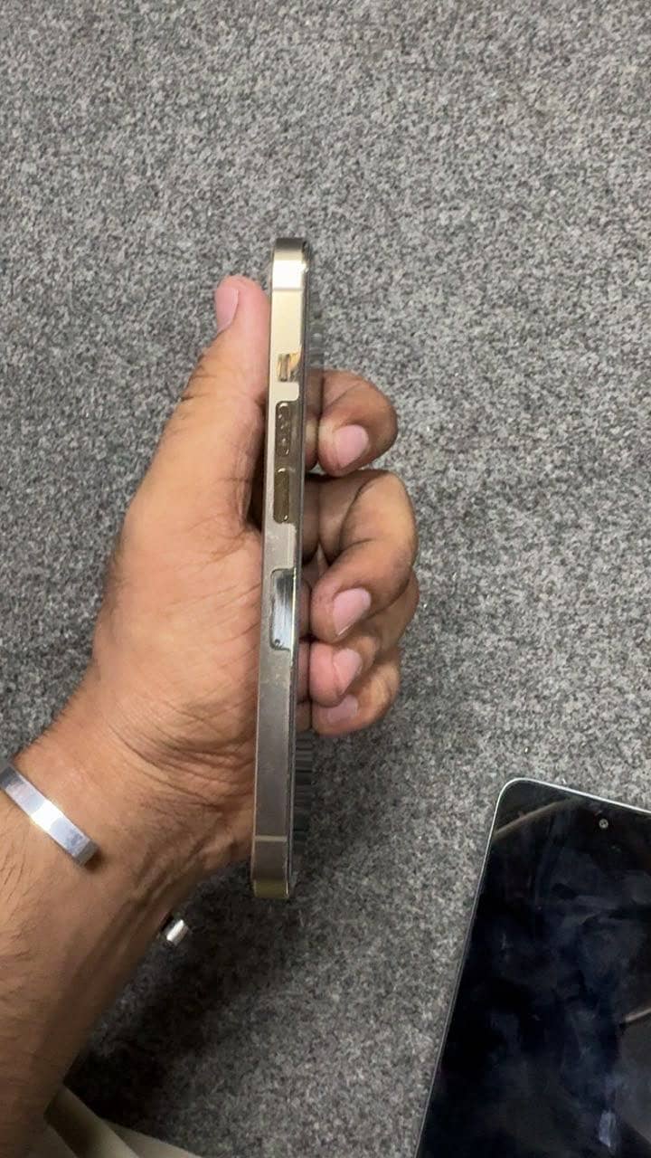 Apple iPhone 13 Pro 4