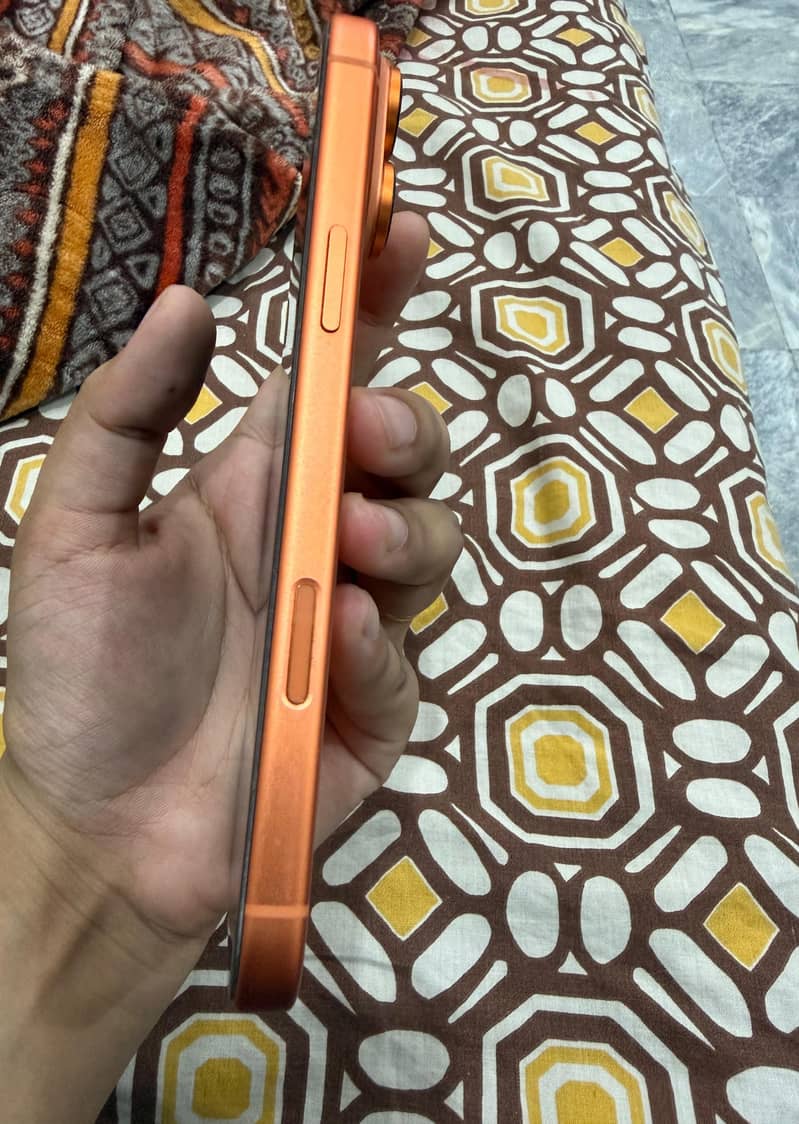Apple iPhone 17 Pro Max 3
