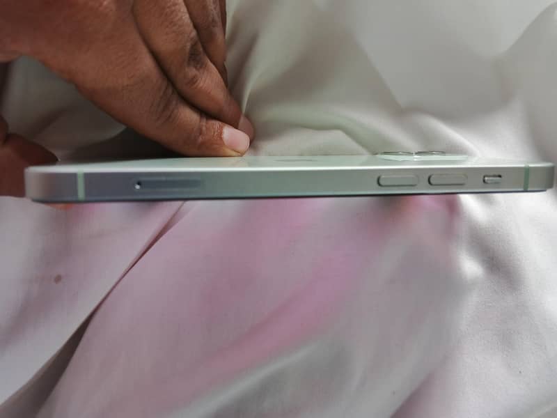 Apple iPhone 12 1