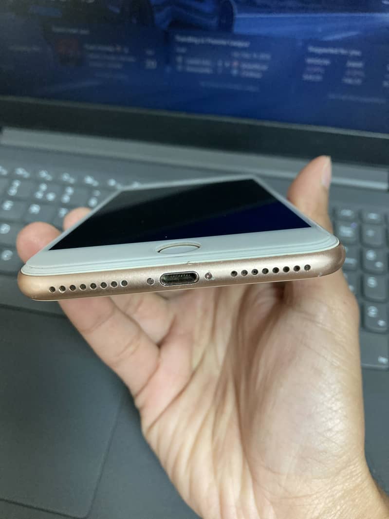 Apple iPhone 8 Plus 2