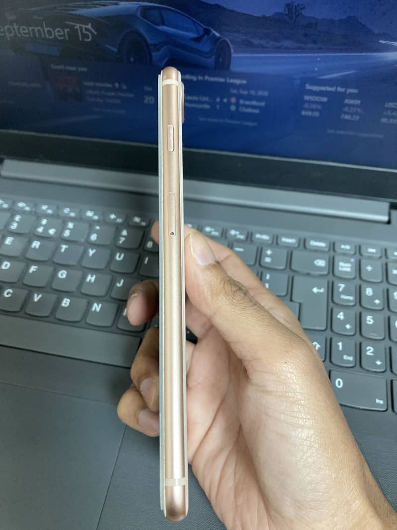Apple iPhone 8 Plus 5