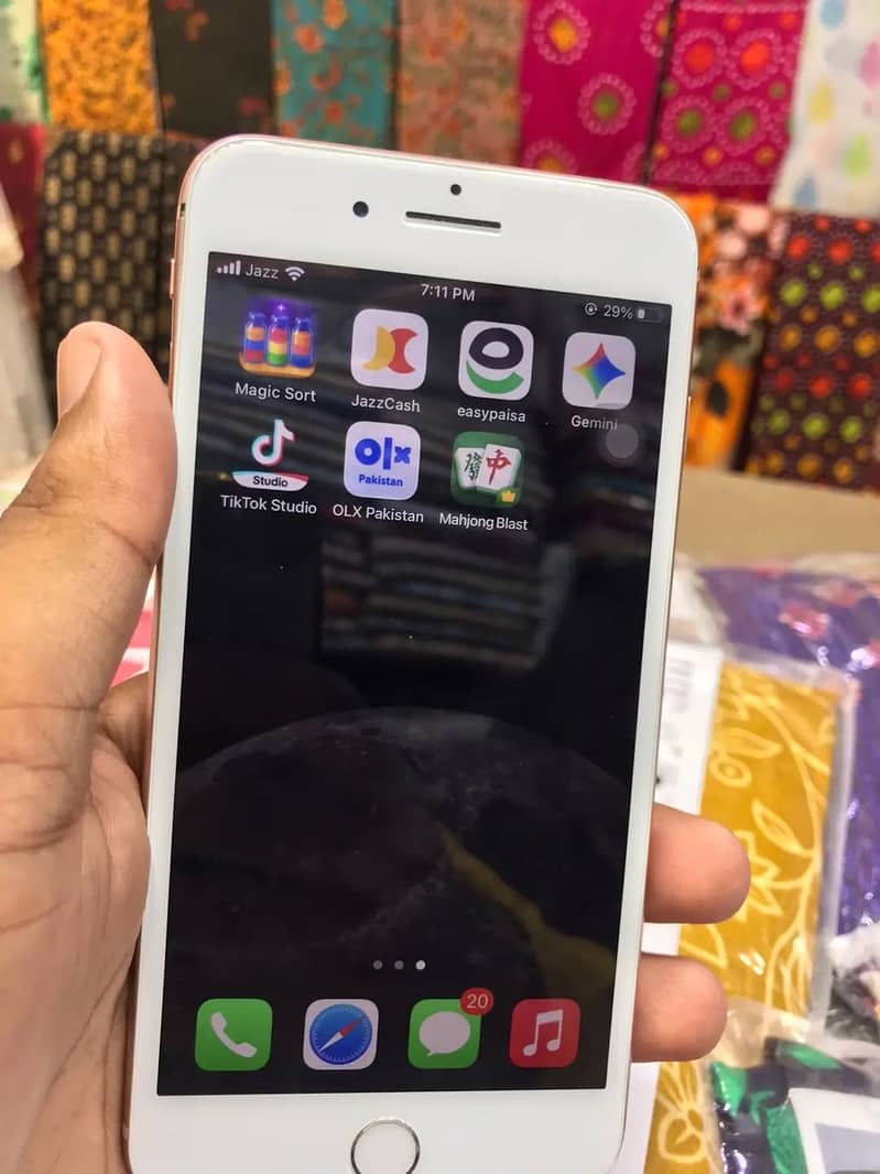Apple iPhone 8 Plus 0