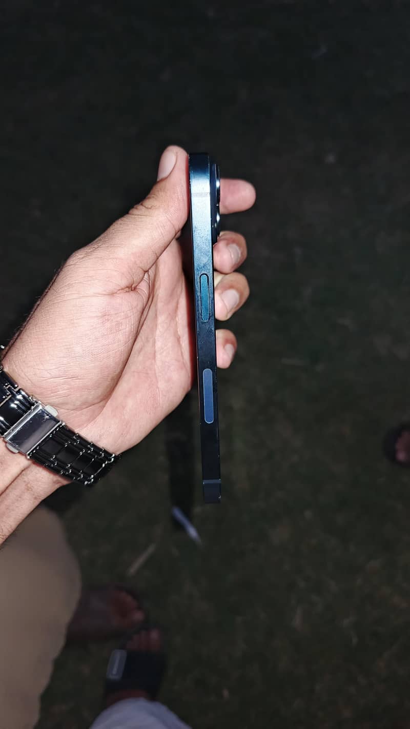 Apple iPhone 14 6
