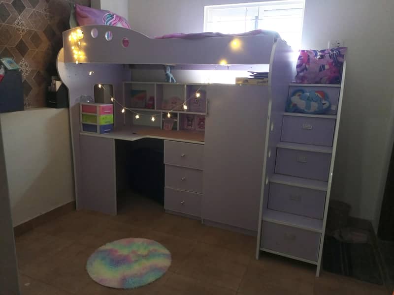 BED AND STUDY TABLE SET 0