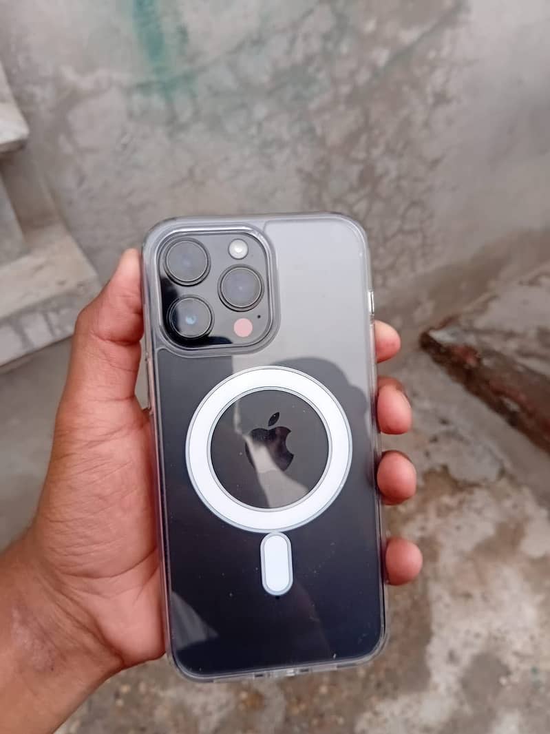 Apple iPhone 14 Pro Max 0