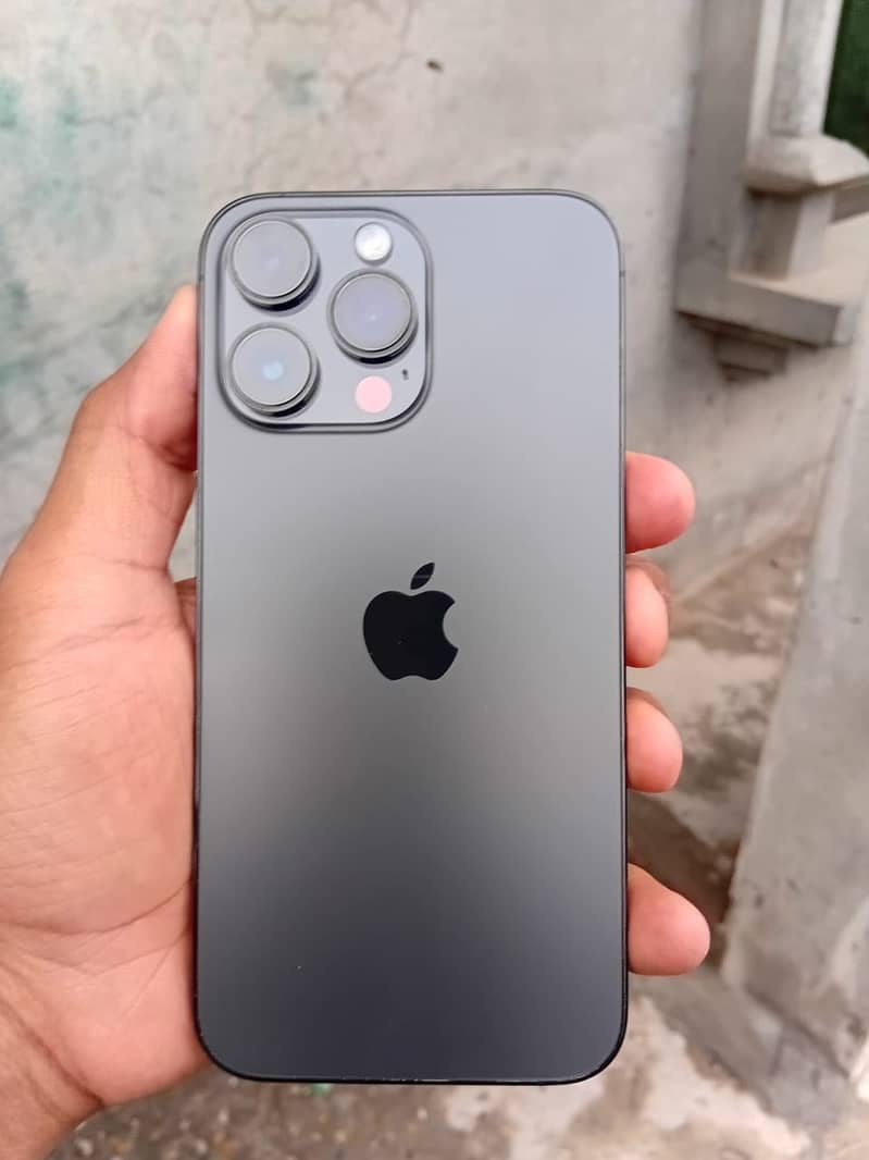 Apple iPhone 14 Pro Max 1