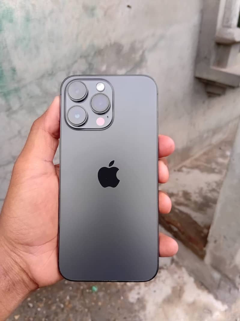 Apple iPhone 14 Pro Max 4