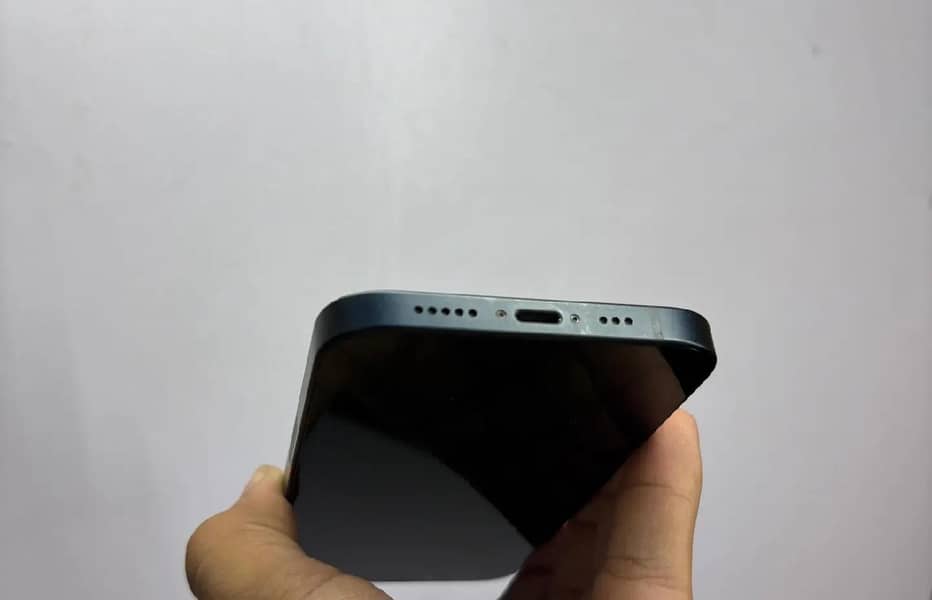 Apple iPhone 13 2
