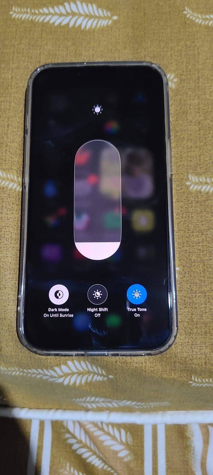Apple iPhone 16e 8