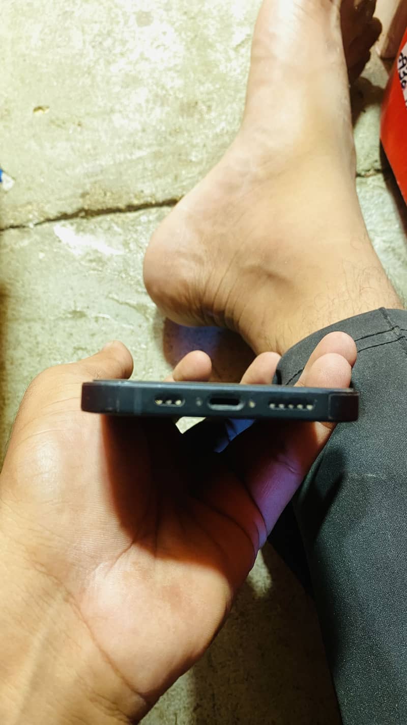 Apple iPhone 13 1