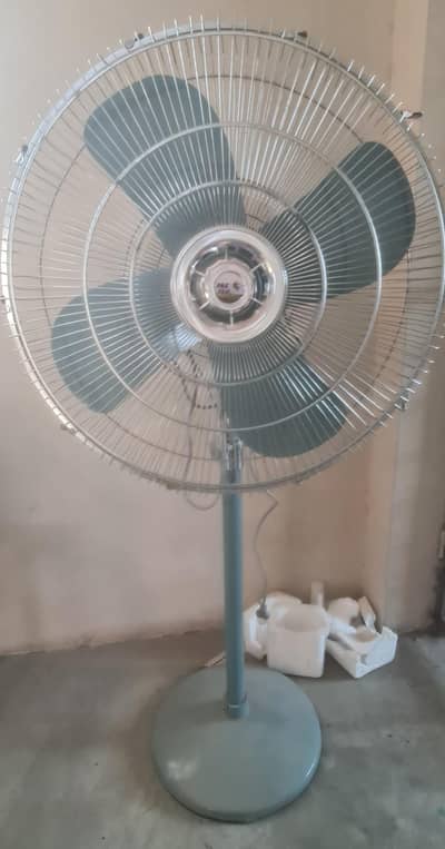 Pak pedestal fan brand new 2