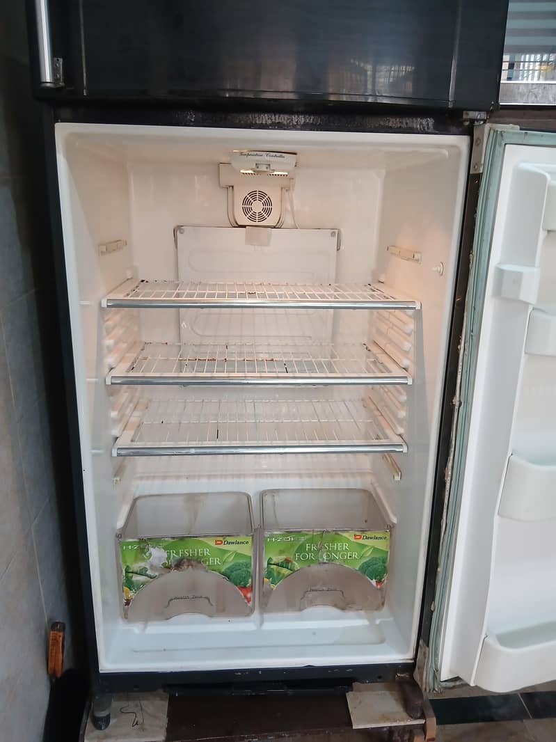 Dawlance refrigenerator 3