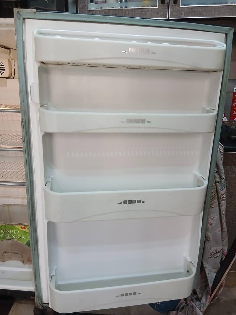 Dawlance refrigenerator 4