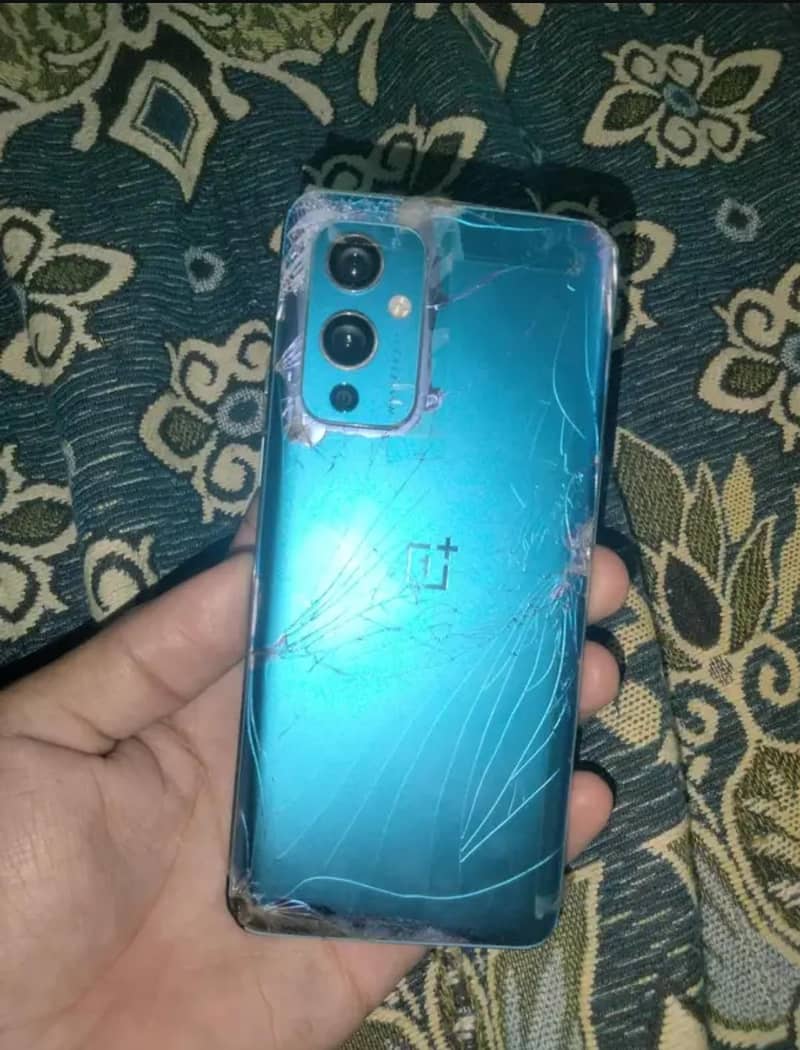 One Plus 9 5G 4