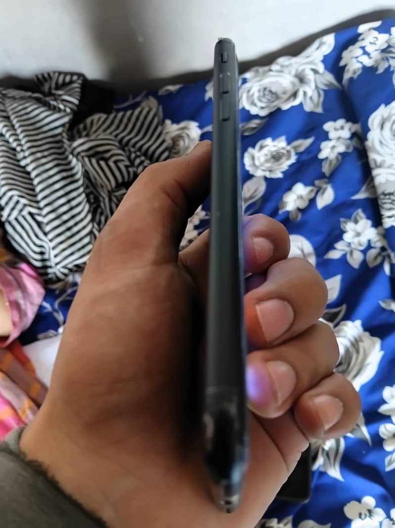Apple iPhone 7 2