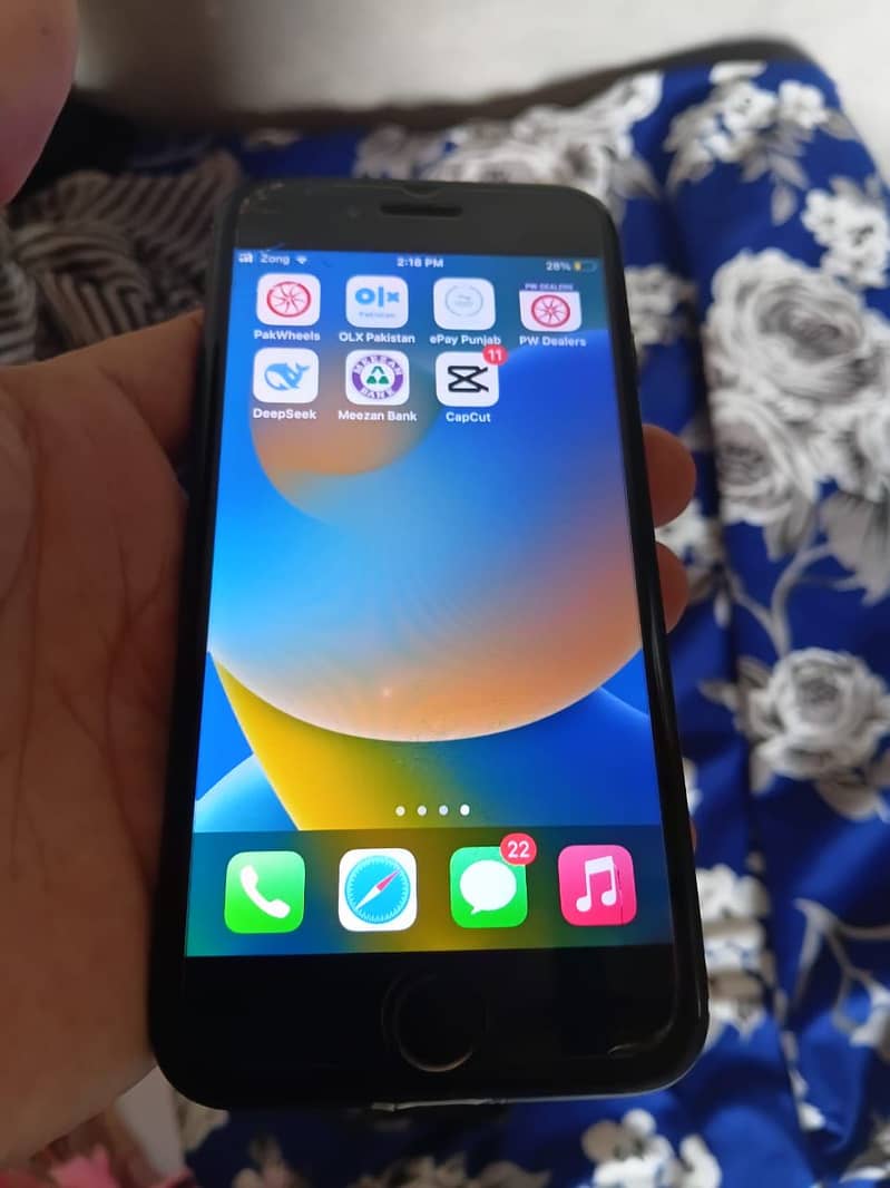 Apple iPhone 7 3
