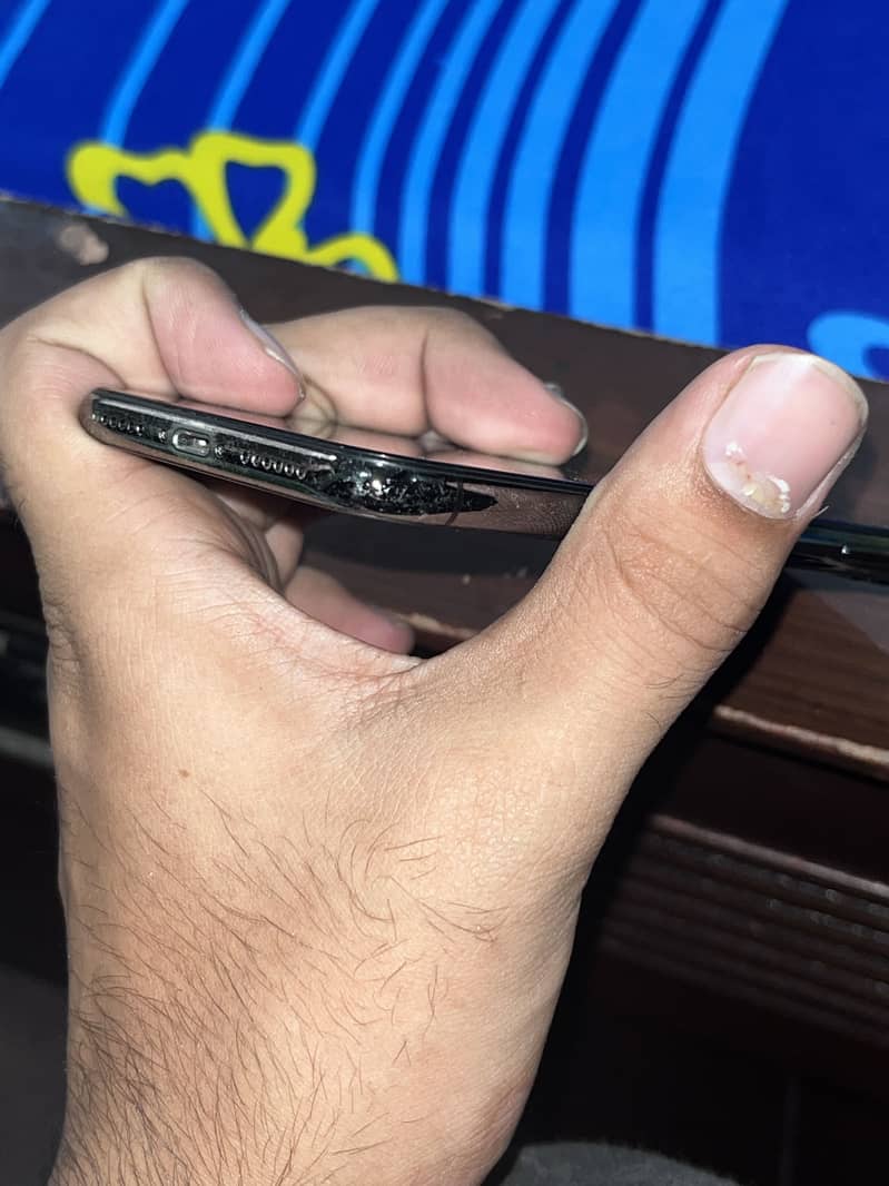 Apple iPhone X 3