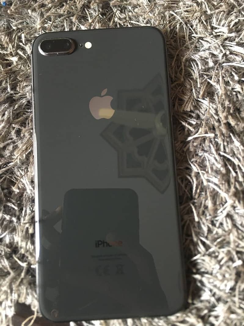 Apple iPhone 8 Plus 2