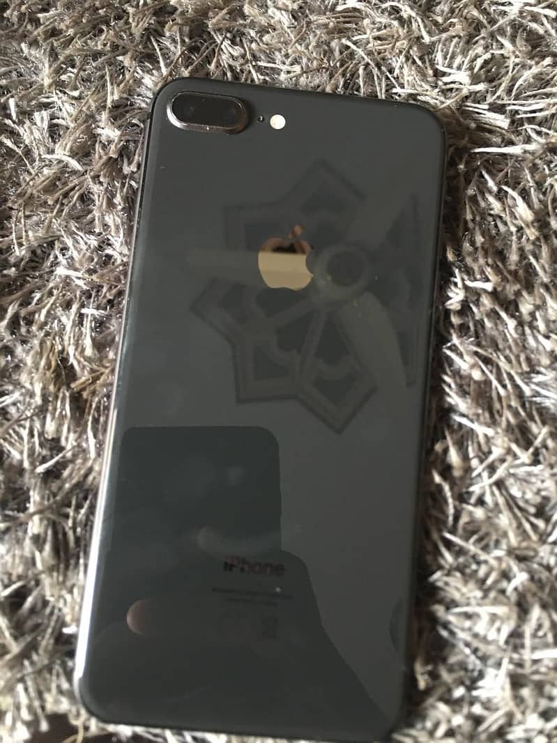 Apple iPhone 8 Plus 5