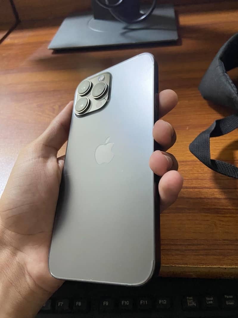 Apple iPhone 13 Pro Max 4
