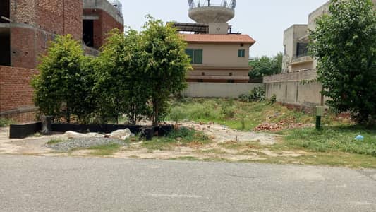 Plot No-453 Block R - 20 Marla Plot On Top Location of Phase 7 DHA Lahore For Urgent Sale