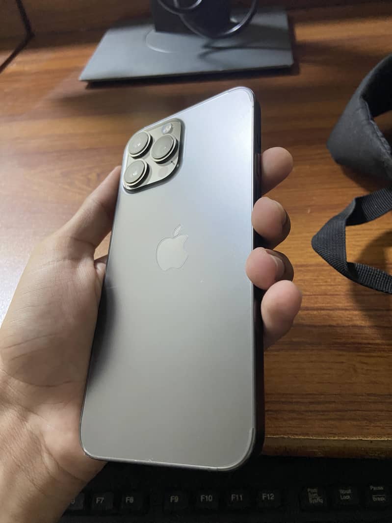 Apple iPhone 13 Pro Max 4