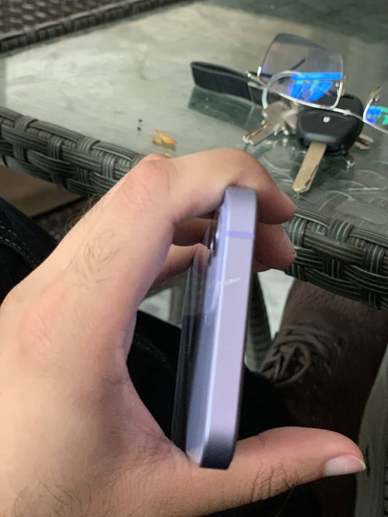 Apple iPhone 12 1