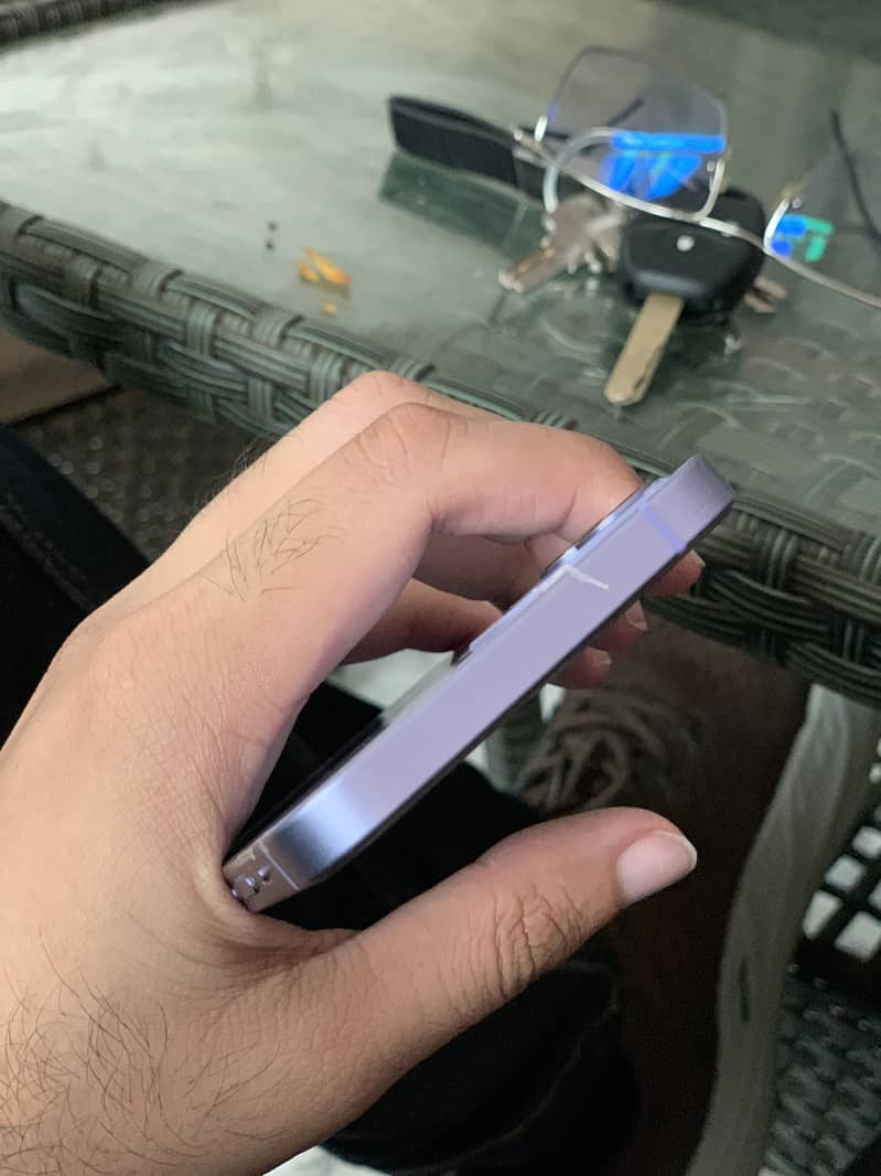 Apple iPhone 12 2