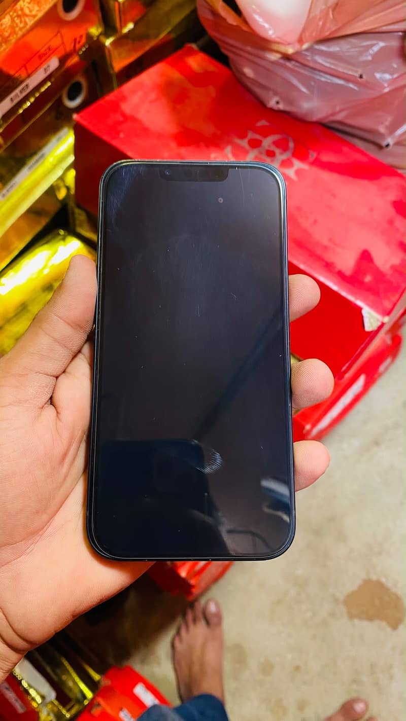 Apple iPhone 13 1