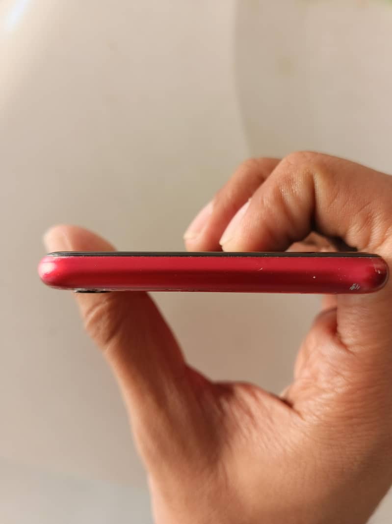 Apple iPhone SE 2 6