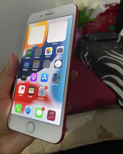 iPhone 7plus red colour bilkul new phone ha abi 4 month use ky ha