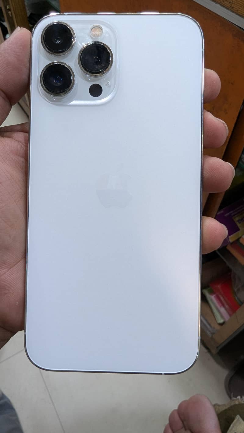 Apple iPhone 13 Pro Max 0
