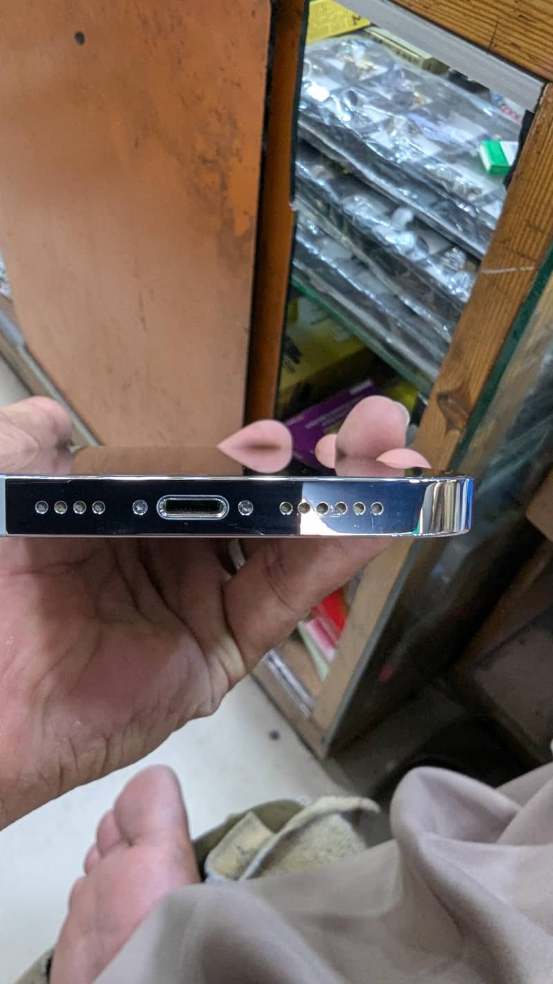 Apple iPhone 13 Pro Max 2