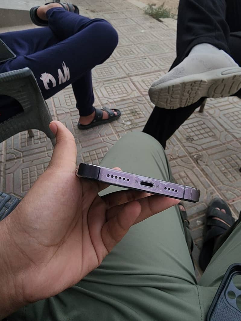 Apple iPhone 14 Pro Max 4