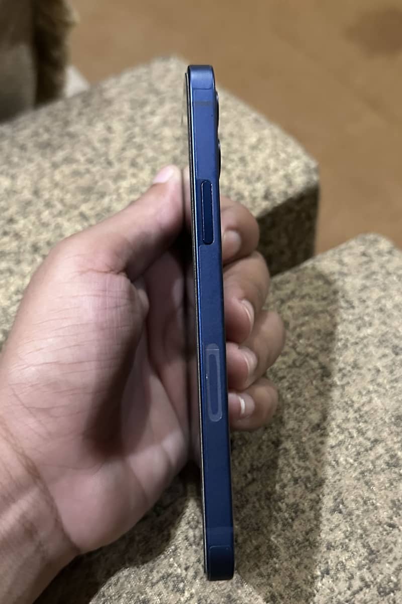 Apple iPhone 12 0