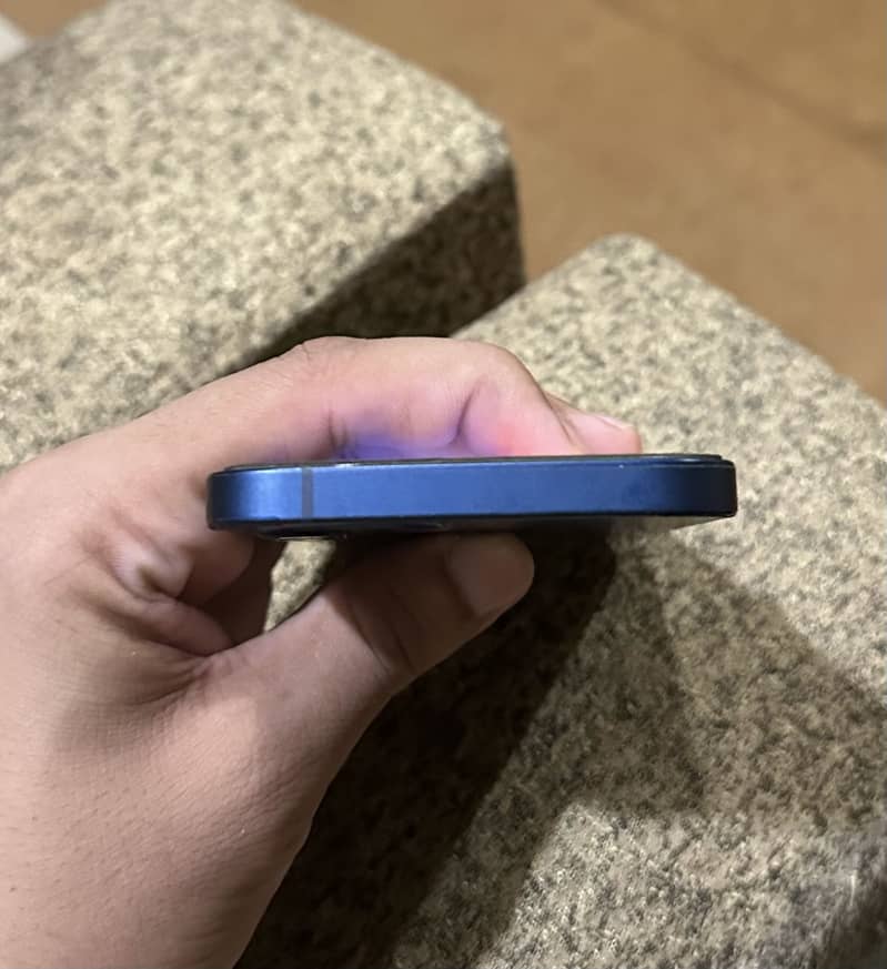 Apple iPhone 12 2