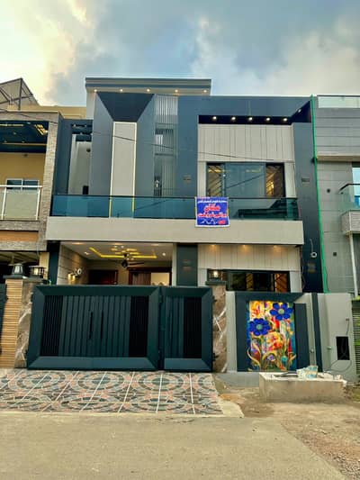 5 Marla Brand New Ultra Modern Double Storey House for Sale in Al Jalil Garden Tulip Block, West Lahore