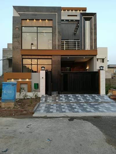 5 Marla Facing Park House for Sale Bahria Nasheman Lahore