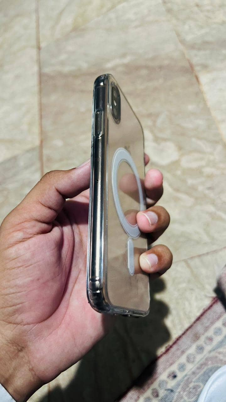 Apple iPhone XS 6