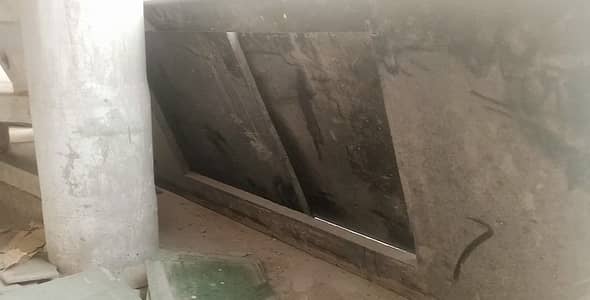 Kitchen cabinet used with marble slabs