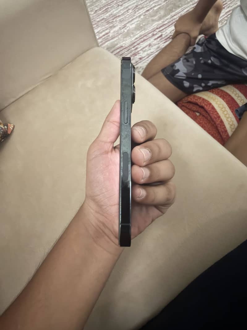 Apple iPhone 13 Pro 1