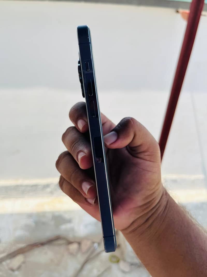 Apple iPhone 14 Pro Max 4