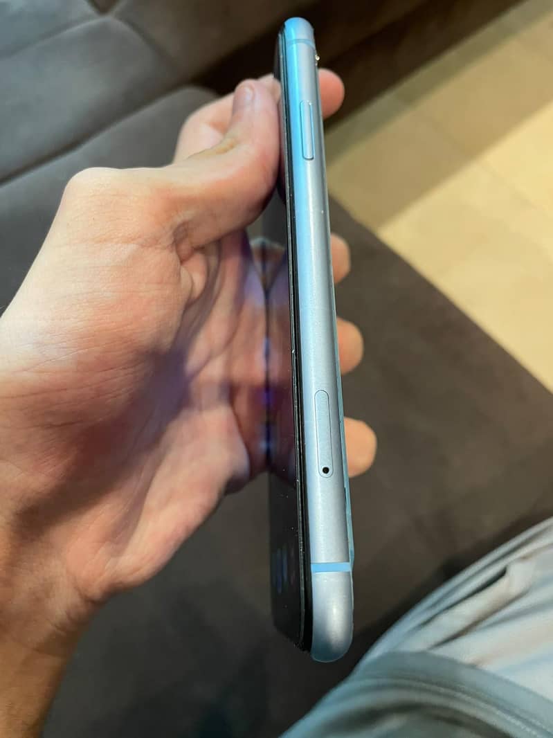 iPhone xr 3