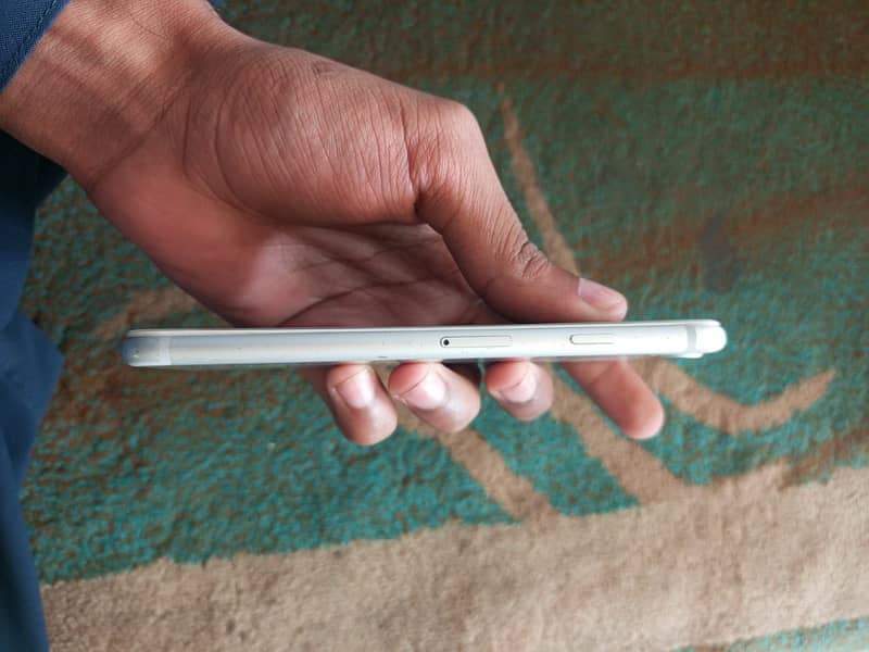 Apple iPhone 7 1