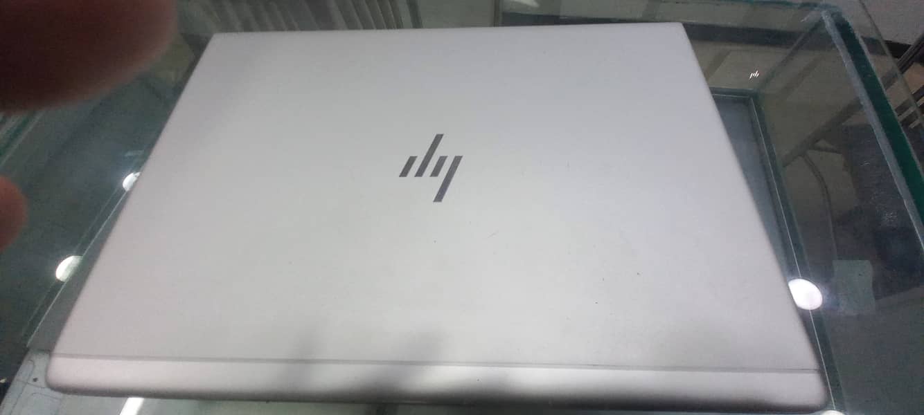 HP RYZEN 7 0