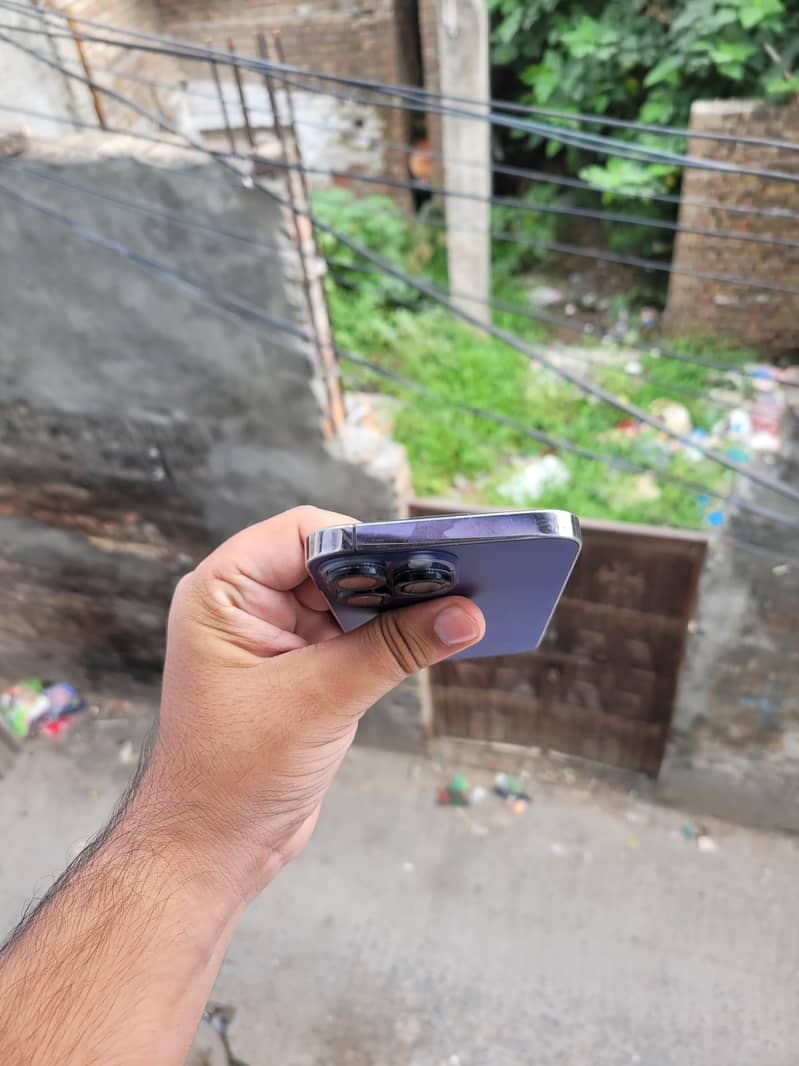 iPhone 14 Pro Max 2