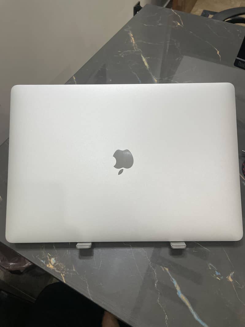 MacBook pro 2019 0