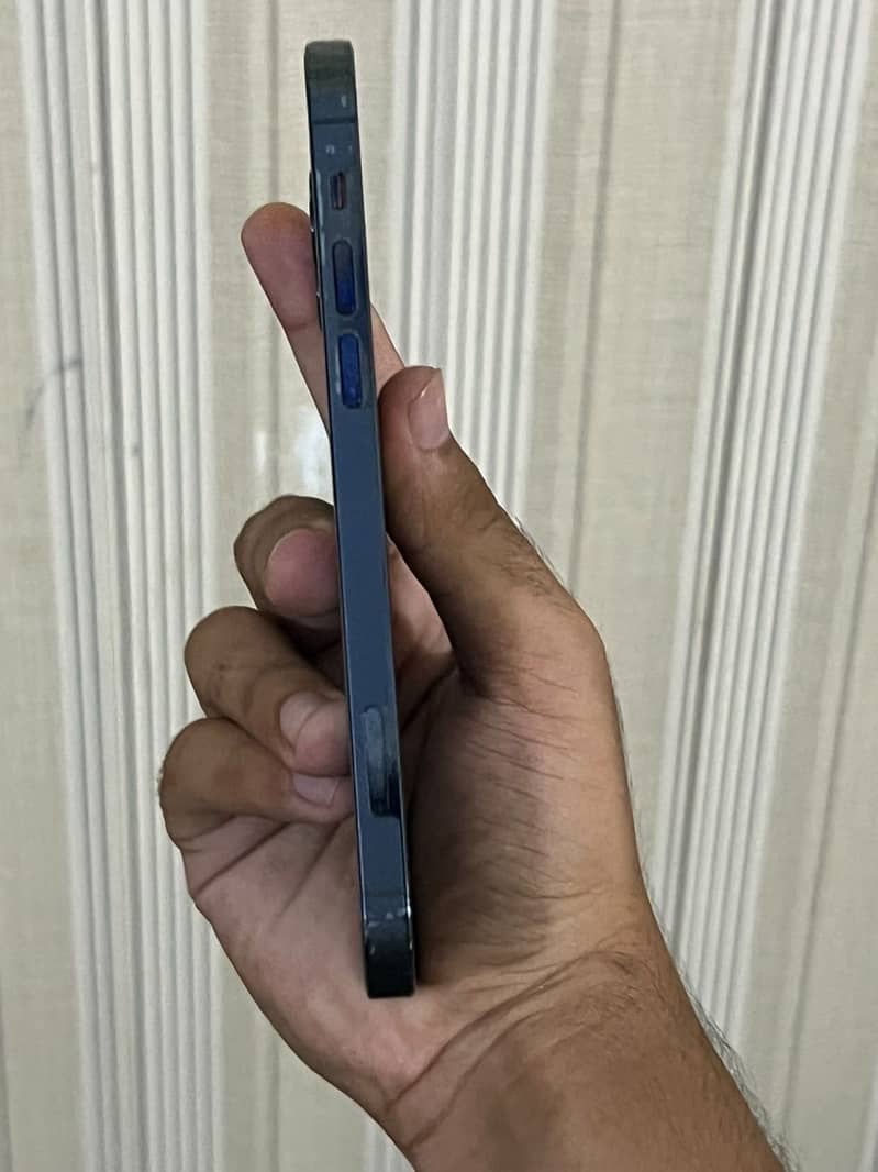 Apple iPhone 12 Pro 3